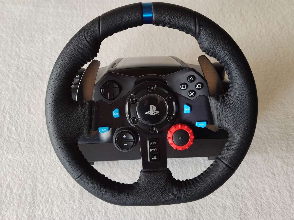 Logitech G29 Driving Force Racing Wheel (PS5, PS4, PS3)