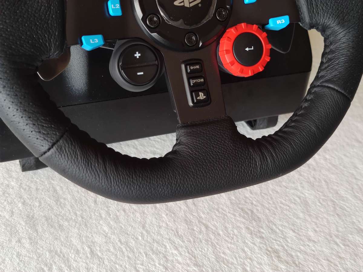 Logitech G29 Driving Force Racing Wheel (PS5, PS4, PS3)