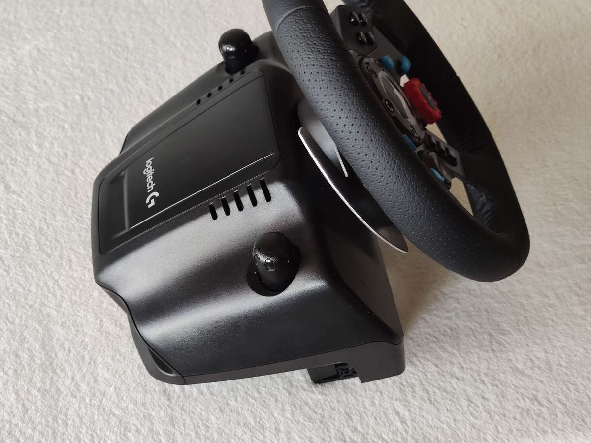 Logitech G29 Driving Force Racing Wheel (PS5, PS4, PS3)