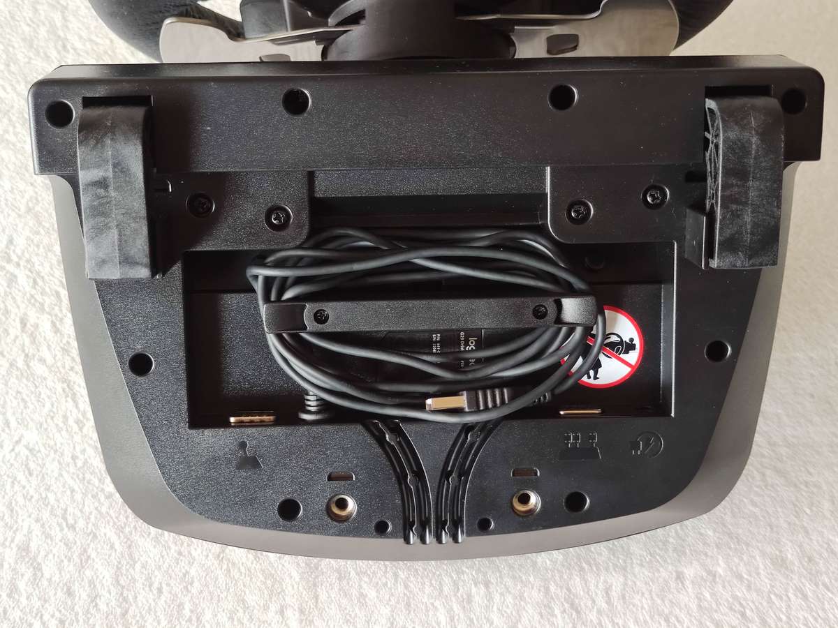 Logitech G29 Driving Force Racing Wheel (PS5, PS4, PS3)