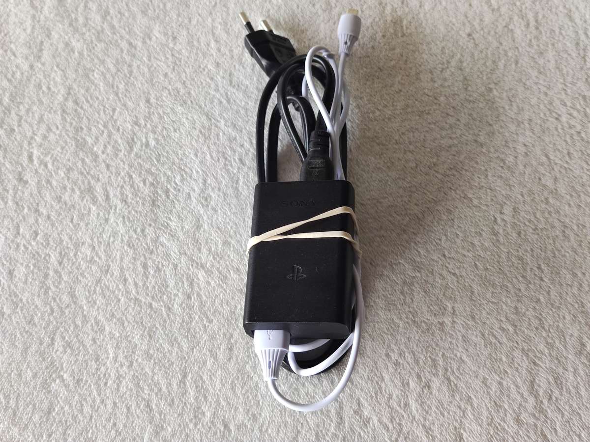 Playstation Vita Slim Console + 3 Games