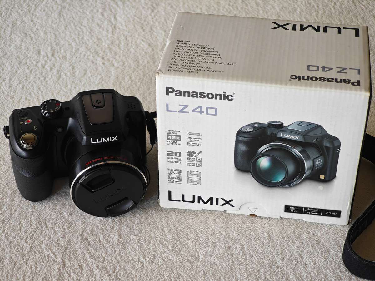 Panasonic Lumix DMC-LZ40 20MP / 42x Optical Zoom  - Connected Bridge Camera