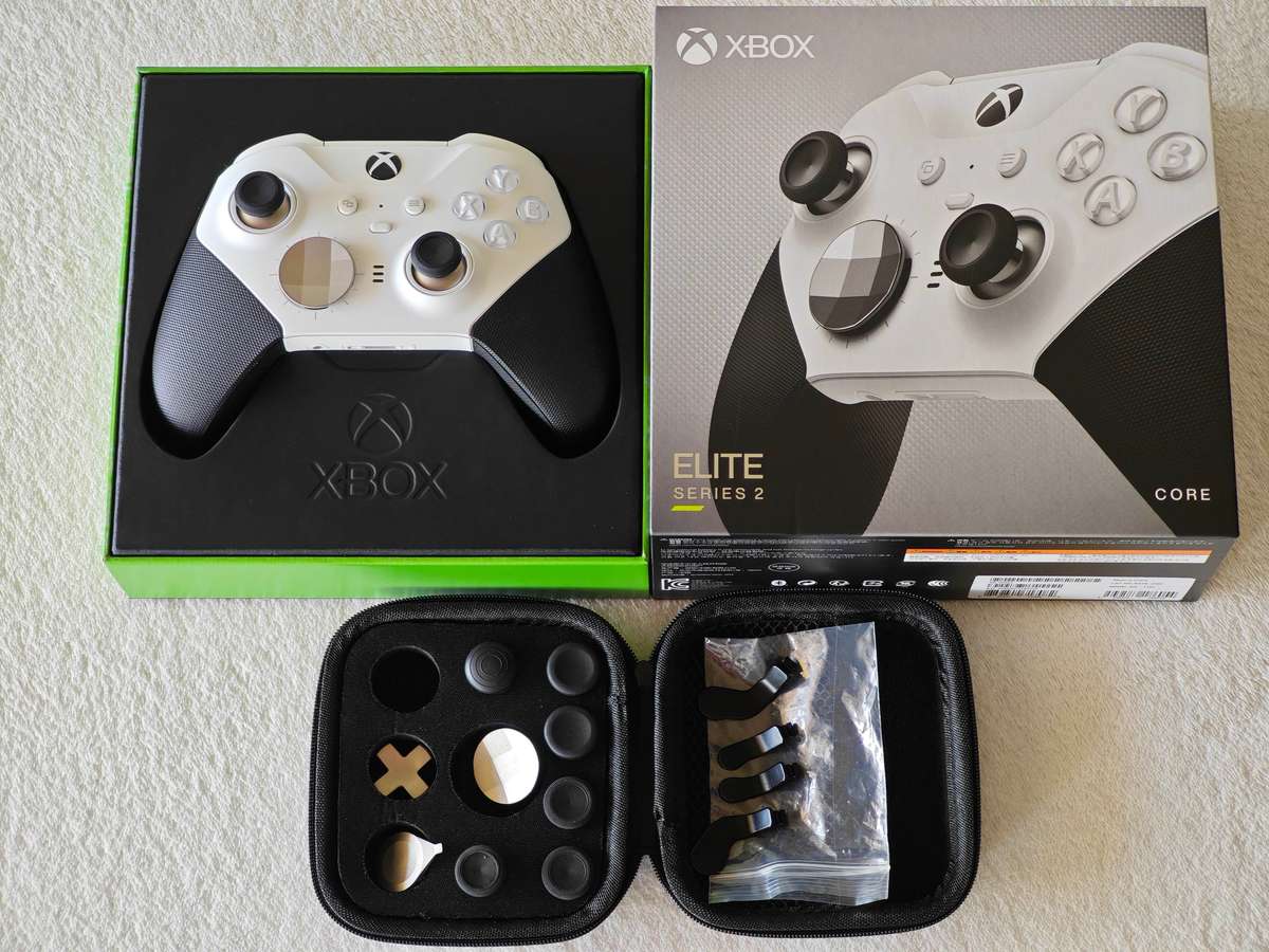 Xbox Elite Series 2 Core Wireless Controller - Xbox One / Windows