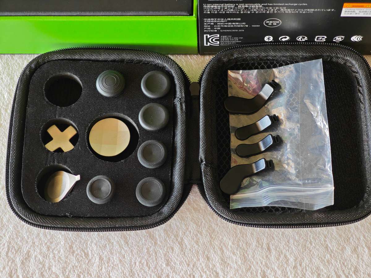 Xbox Elite Series 2 Core Wireless Controller - Xbox One / Windows