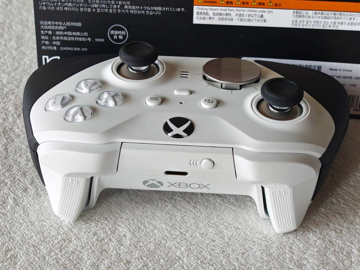 Xbox Elite Series 2 Core Wireless Controller - Xbox One / Windows