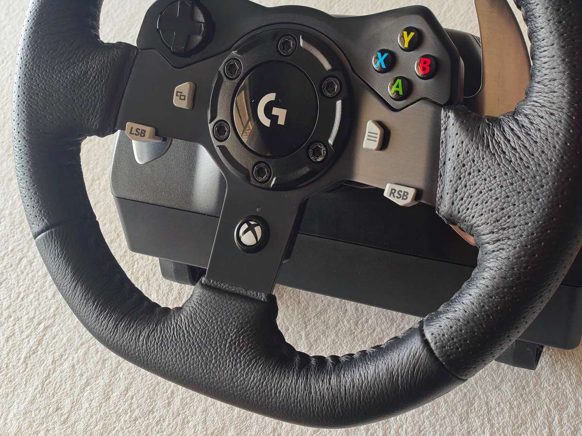 Logitech G920 Driving Force Racing Wheel (Xbox One / Xbox Series / PC)