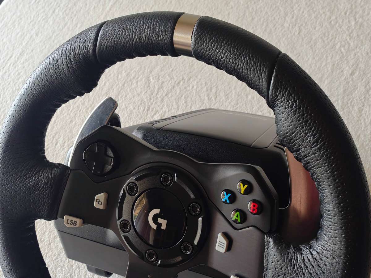 Logitech G920 Driving Force Racing Wheel (Xbox One / Xbox Series / PC)