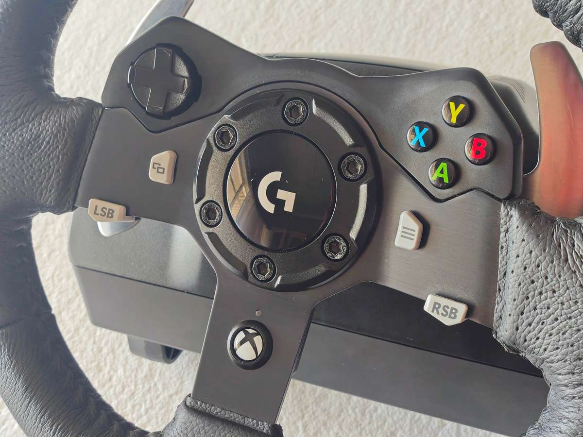 Logitech G920 Driving Force Racing Wheel (Xbox One / Xbox Series / PC)