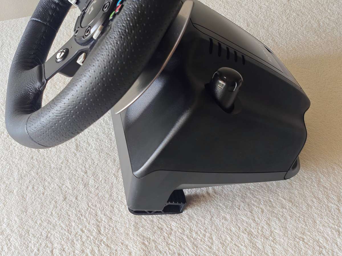 Logitech G920 Driving Force Racing Wheel (Xbox One / Xbox Series / PC)