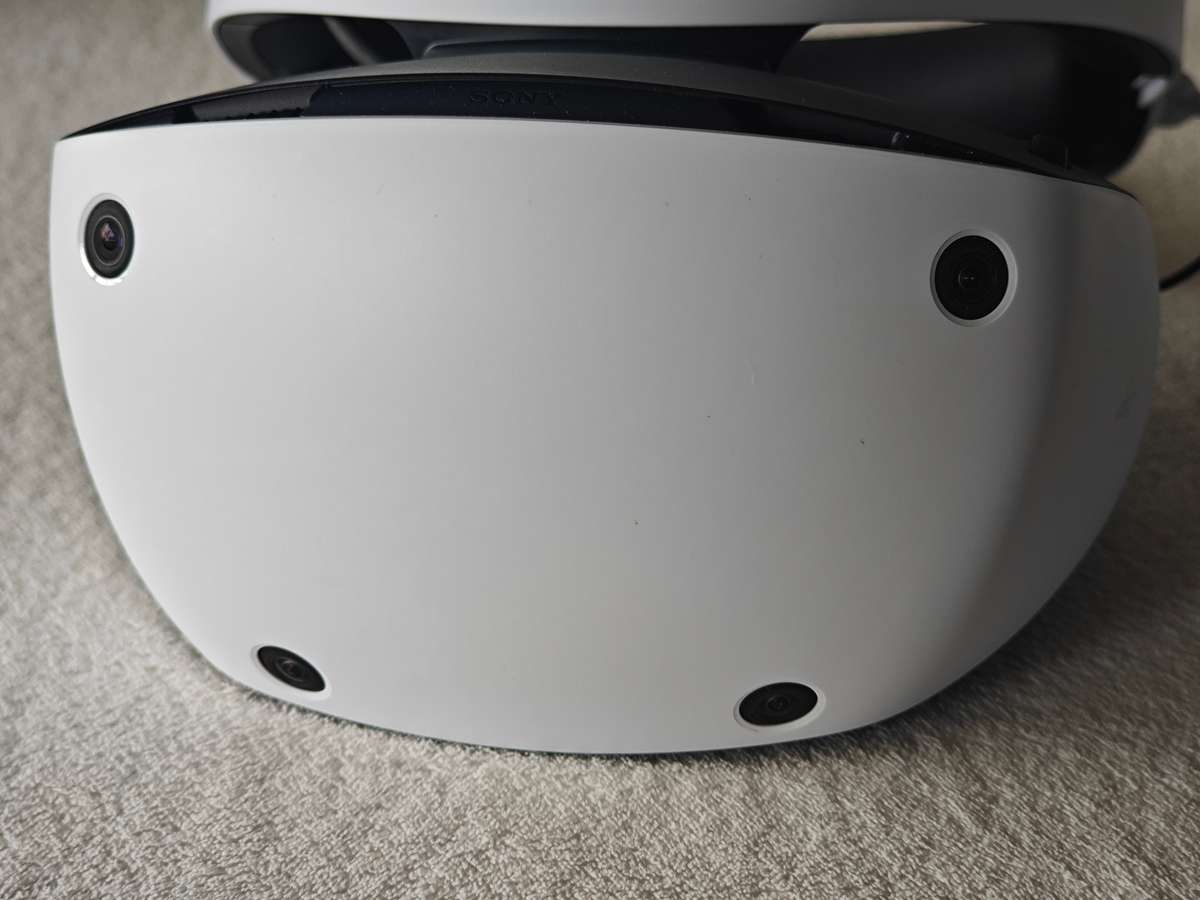 PSVR2 Headset + Controllers - PlayStation 5