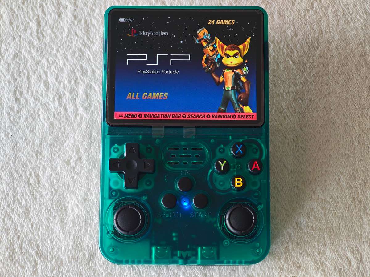 R36S Retro Handheld Video Game Console - 64GB Green