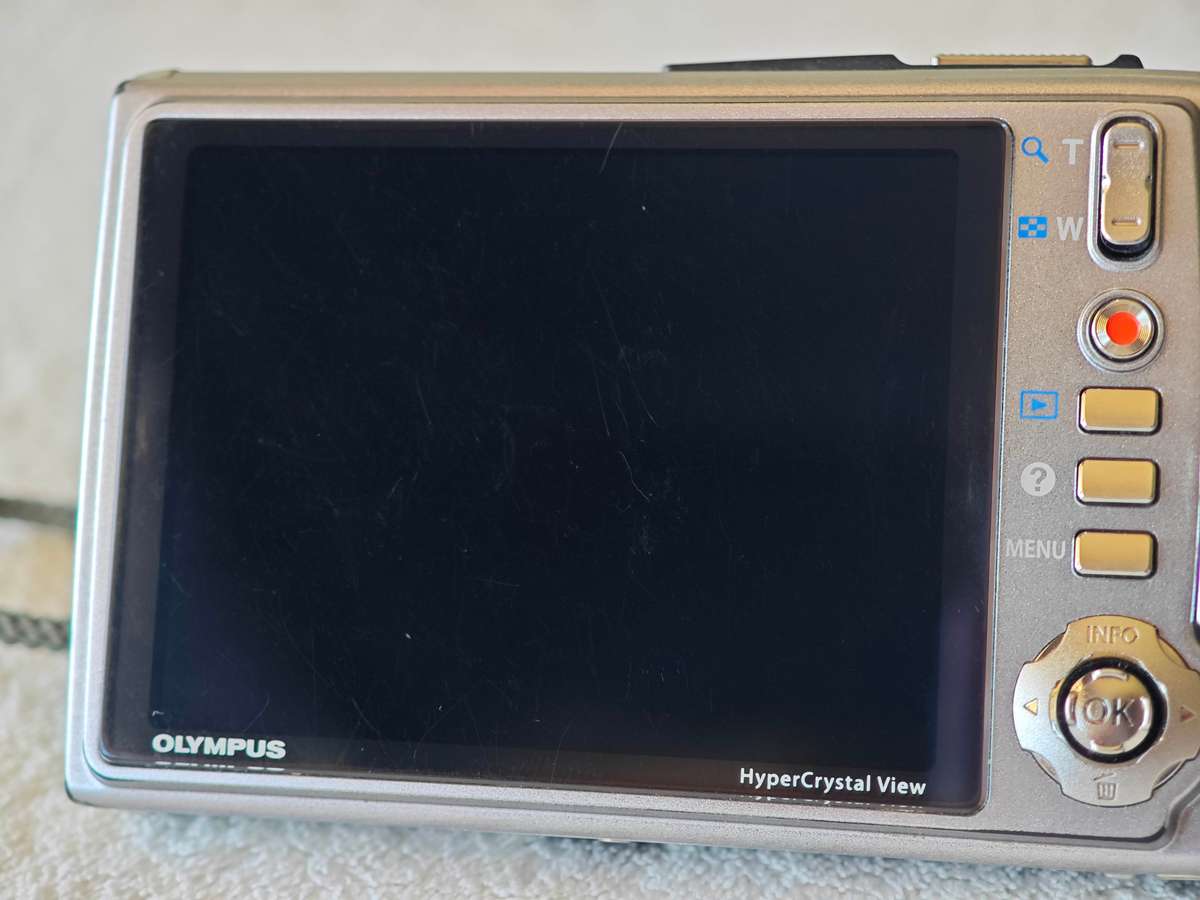 OLYMPUS TG-610 Tough 14 MP ,  5x Wide Optical  - Waterproof / Shockproof Digital Camera