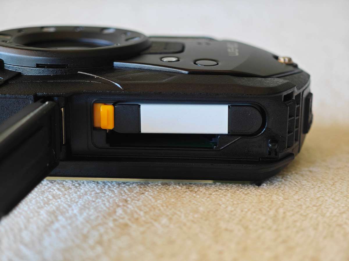 Ricoh WG-80 16MP , 5x Zoom  - Waterproof / Shockproof Digital Camera