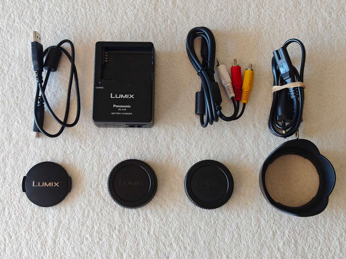 Panasonic Lumix DMC-GF2W 12.1MP / 14mm And 14-42mm Lens - Micro Four Thirds Camera