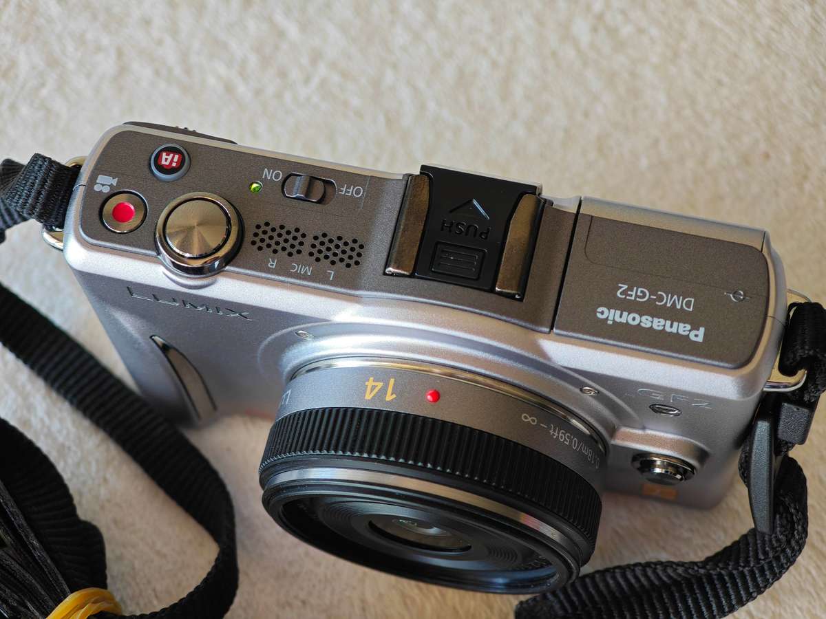 Panasonic Lumix DMC-GF2W 12.1MP / 14mm And 14-42mm Lens - Micro Four Thirds Camera