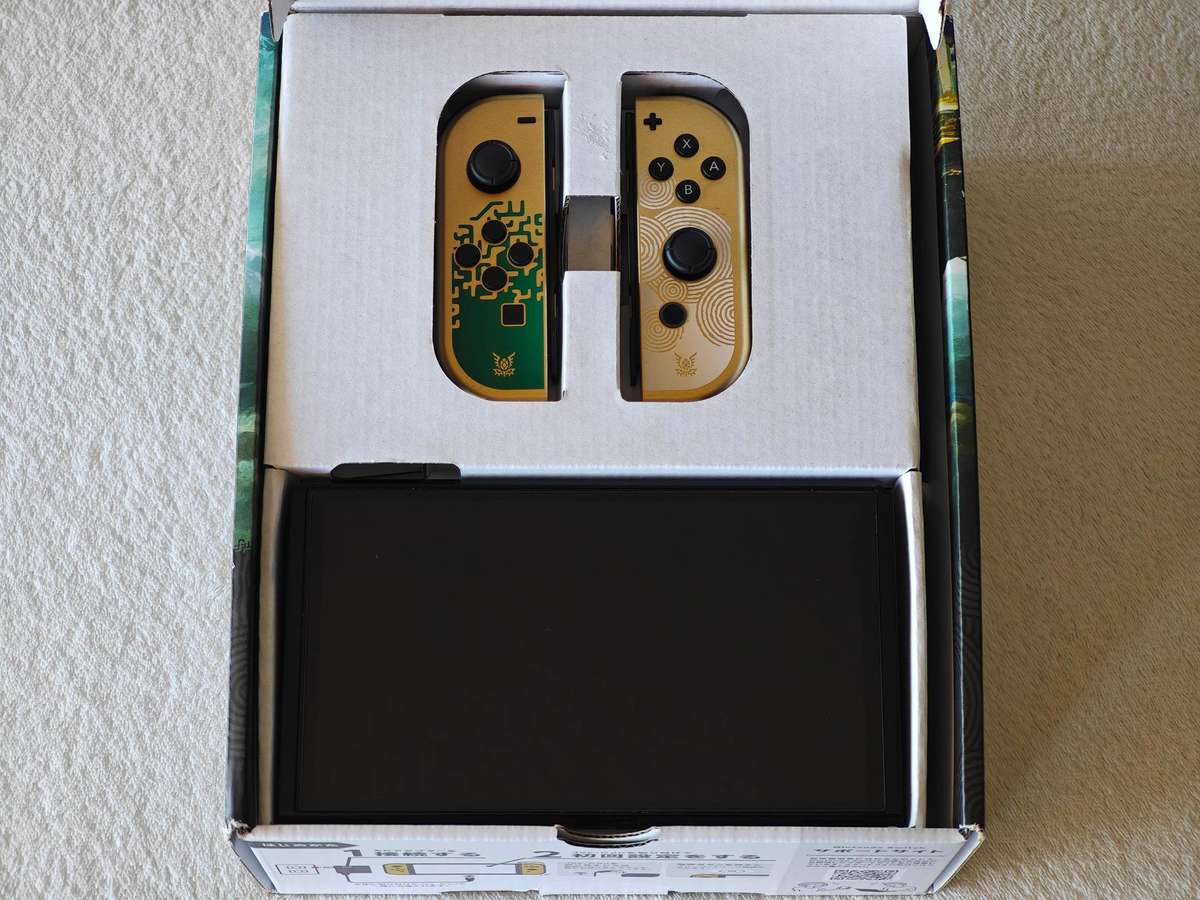 Nintendo Switch OLED Console - The Legend Of Zelda Tears Of The Kingdom Edition