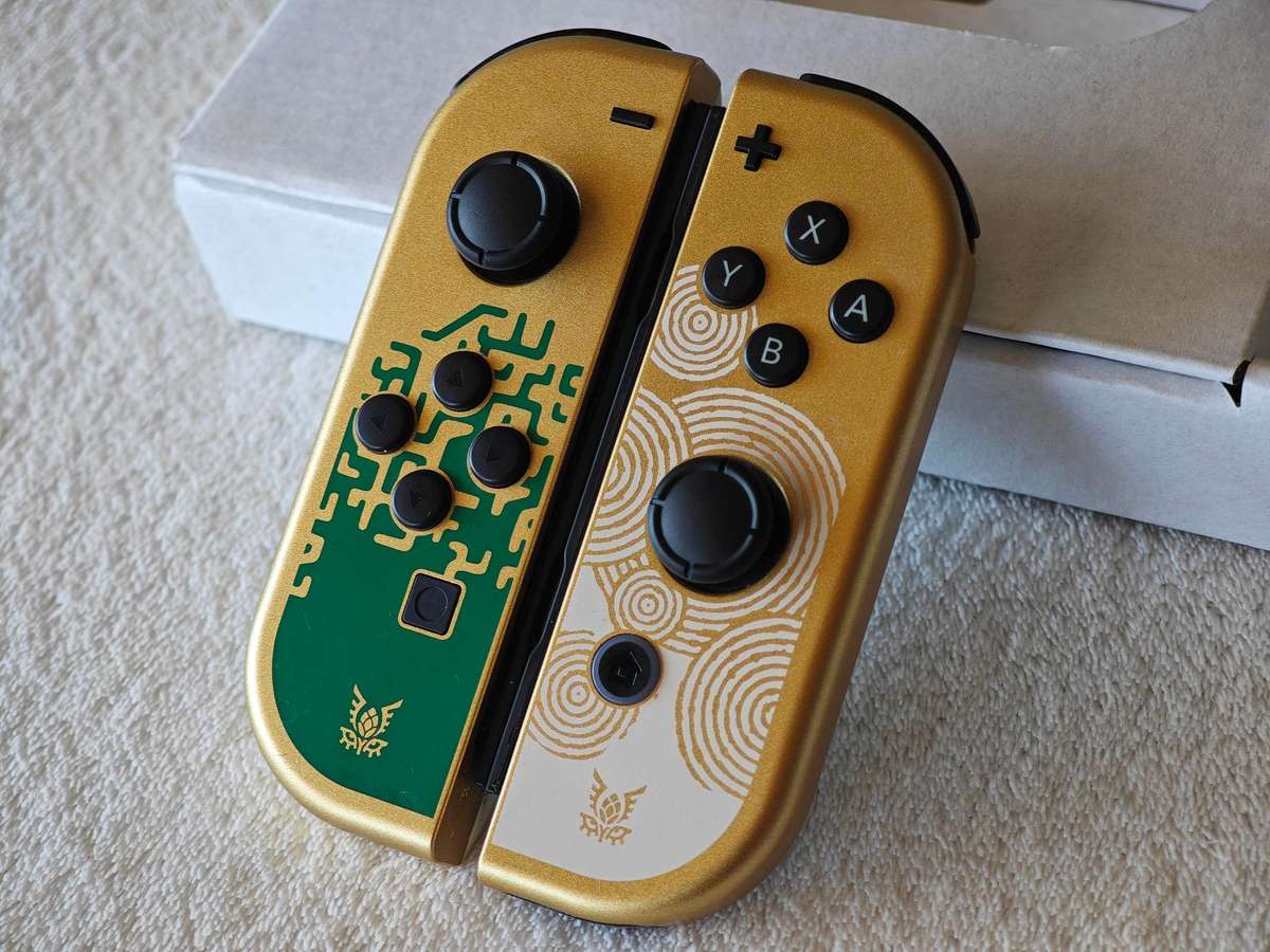 Nintendo Switch OLED Console - The Legend Of Zelda Tears Of The Kingdom Edition