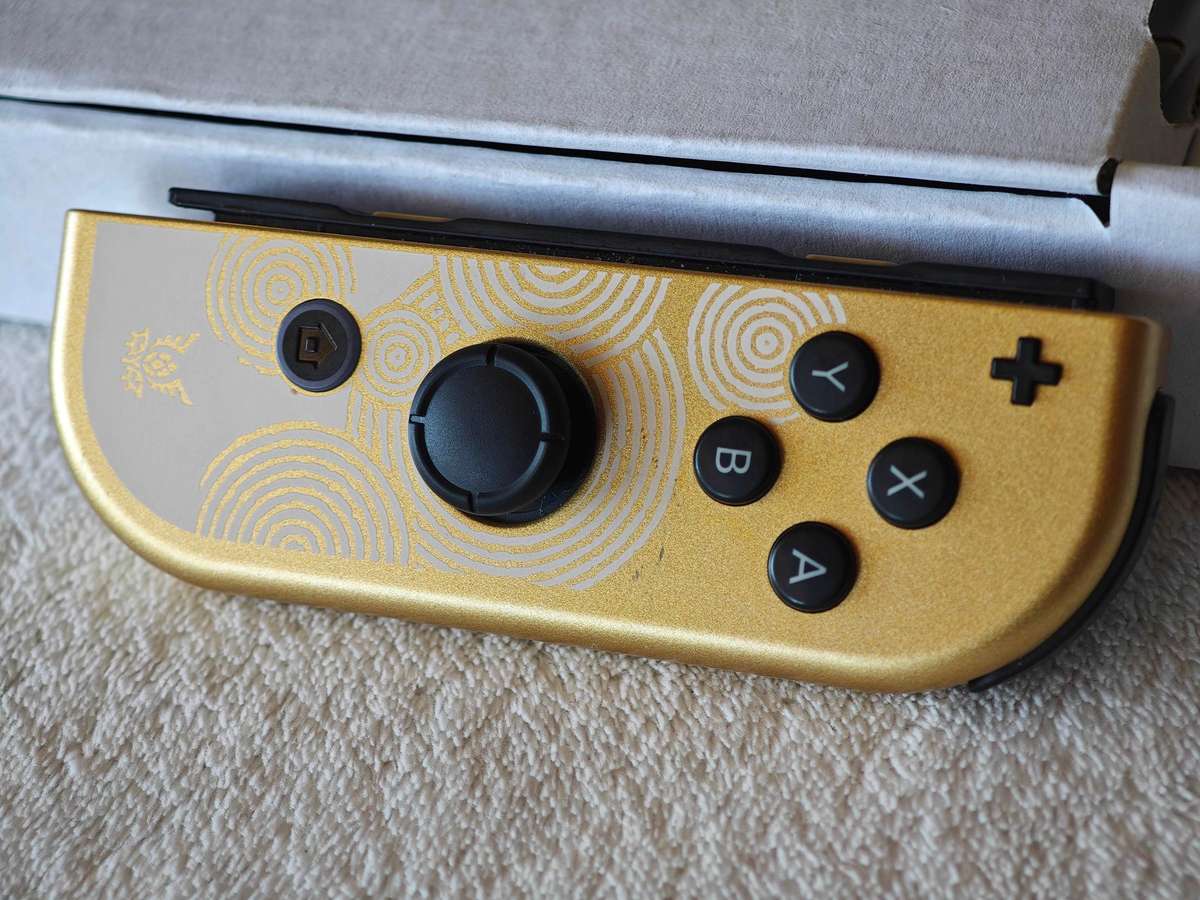 Nintendo Switch OLED Console - The Legend Of Zelda Tears Of The Kingdom Edition