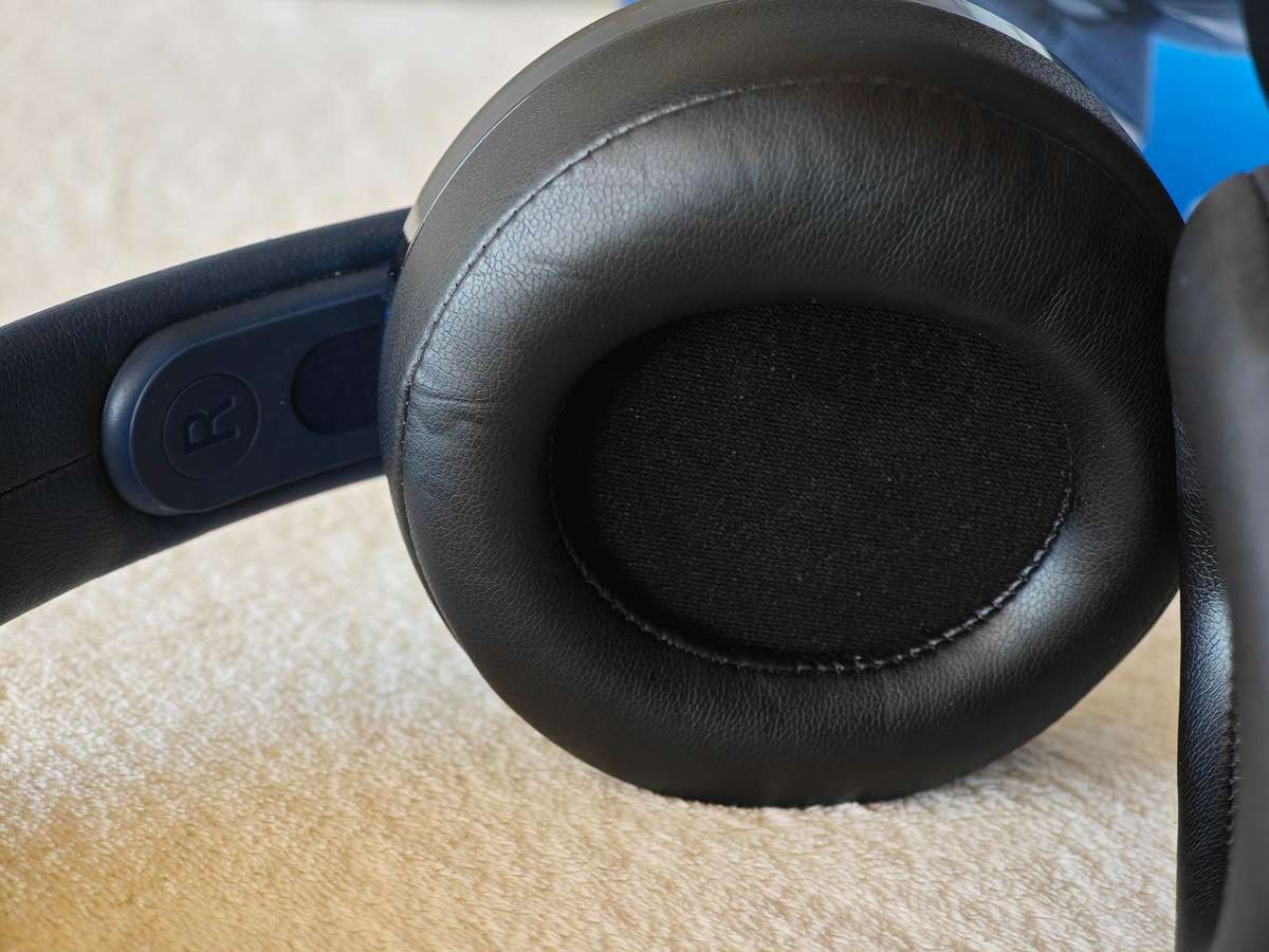 Sony Gold Wireless Headset (500 Million Limited Edition) - PS4 / PS5