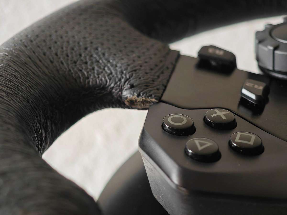 Logitech G923 TRUEFORCE Racing Wheel (PS5, PS4, PC)