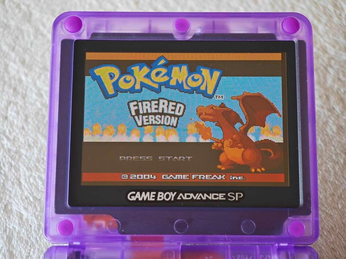Pokemon Fire Red Version - Nintendo Game Boy Advance