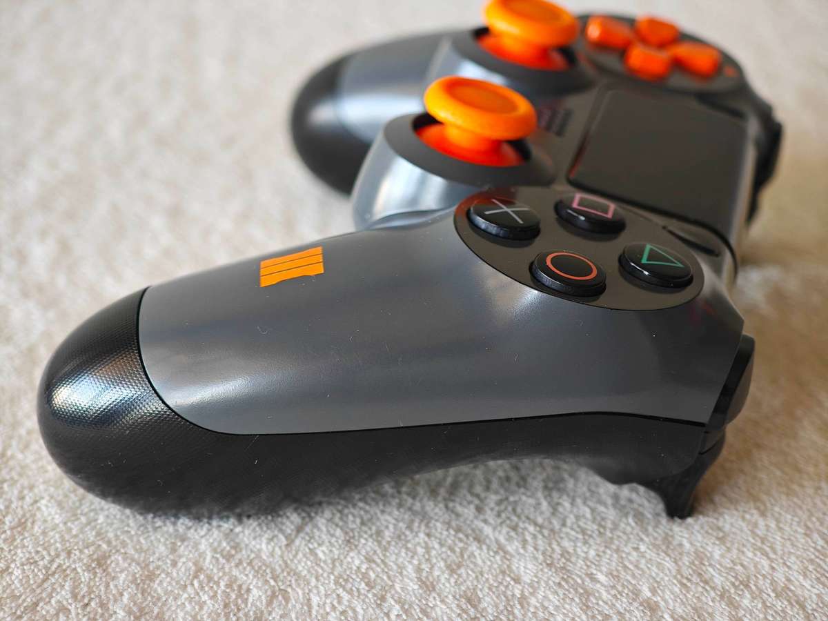 Dualshock 4 Call Of Duty Black Ops III Edition Controller - Playstation 4