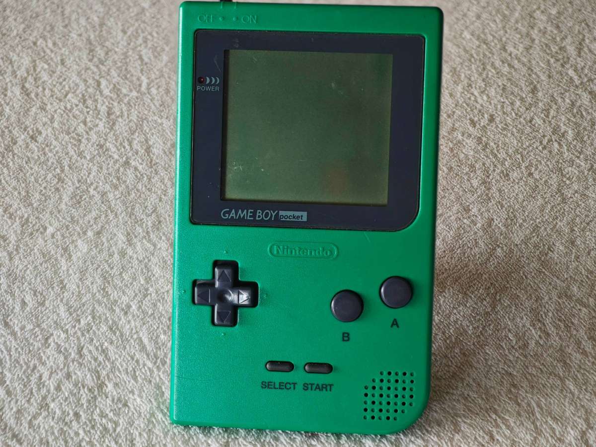 Nintendo Game Boy Pocket Console