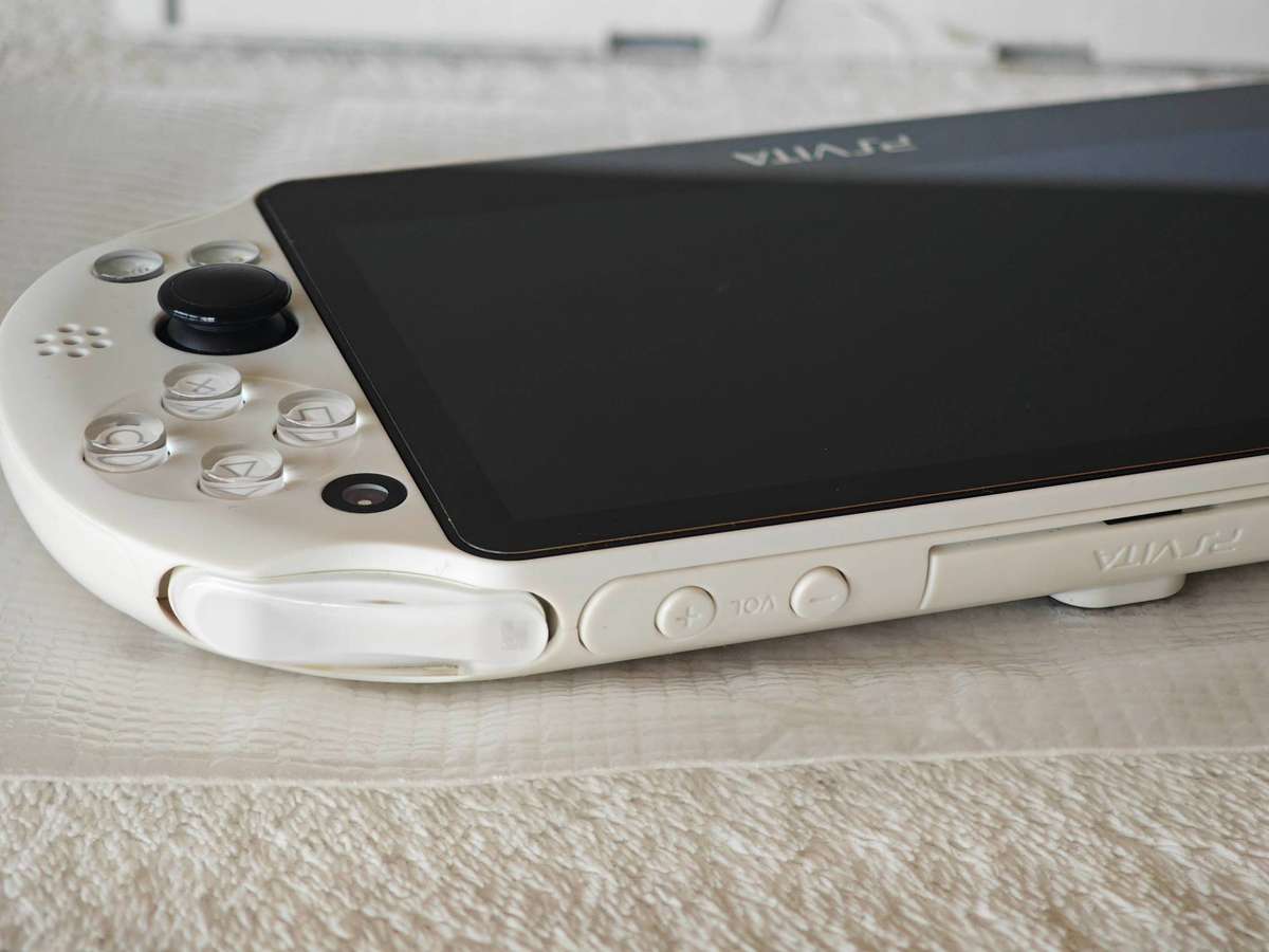 Playstation Vita Slim Console - Glacier White