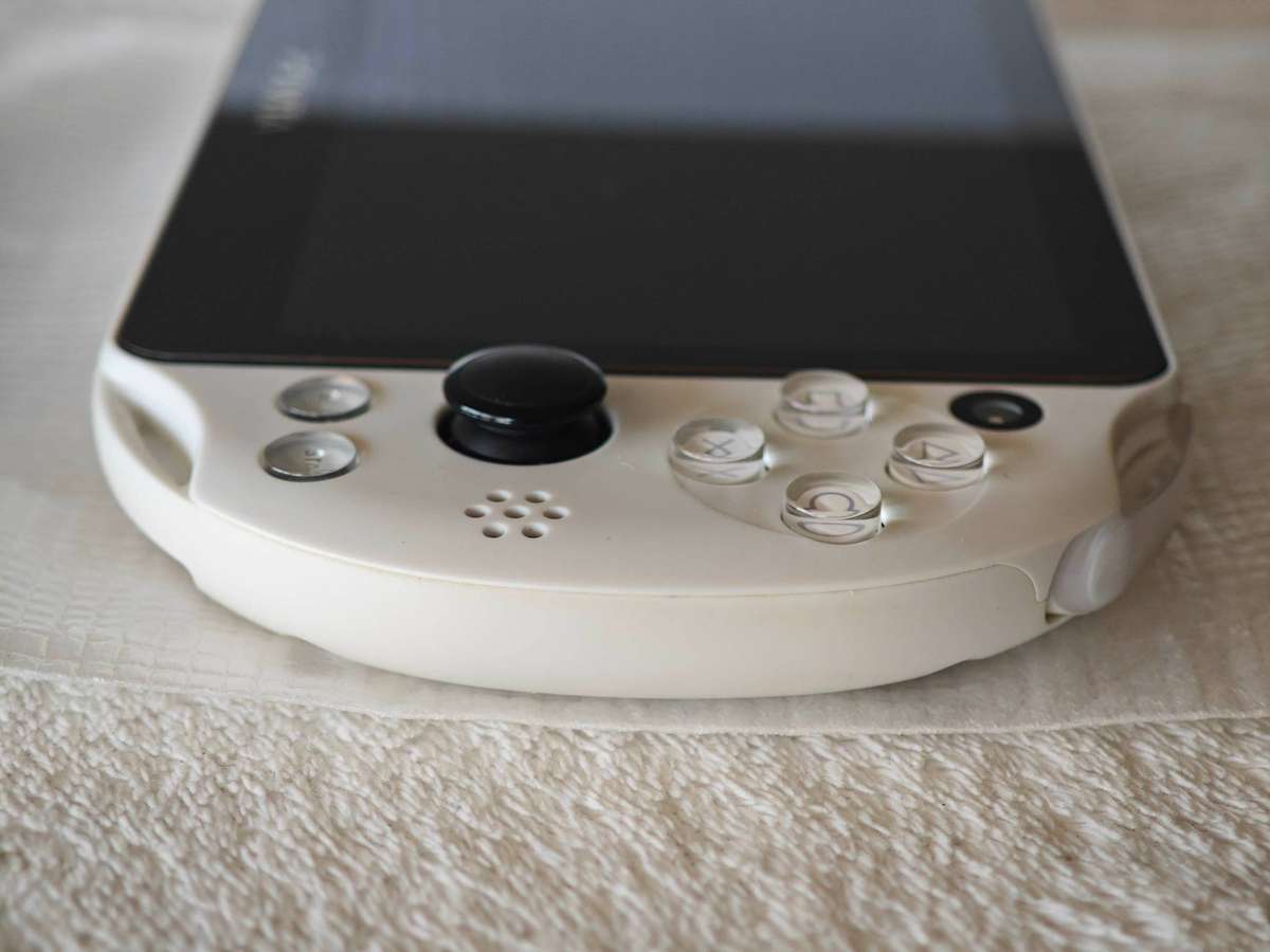Playstation Vita Slim Console - Glacier White