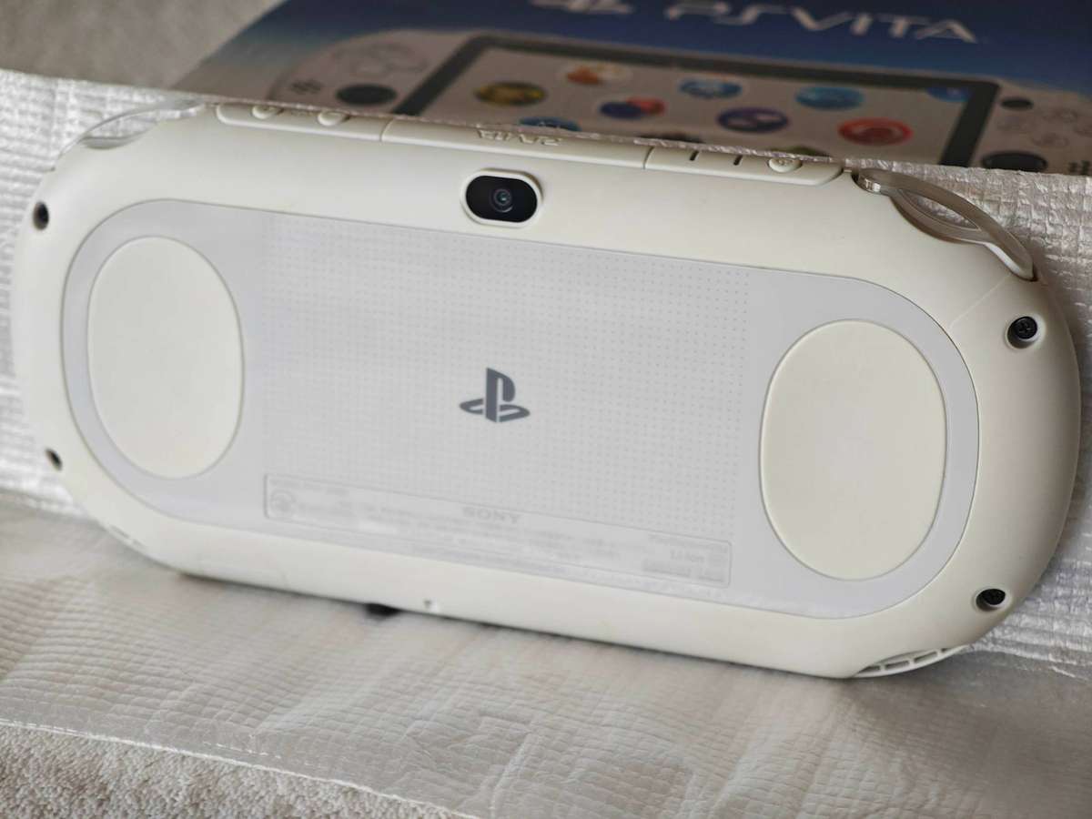 Playstation Vita Slim Console - Glacier White