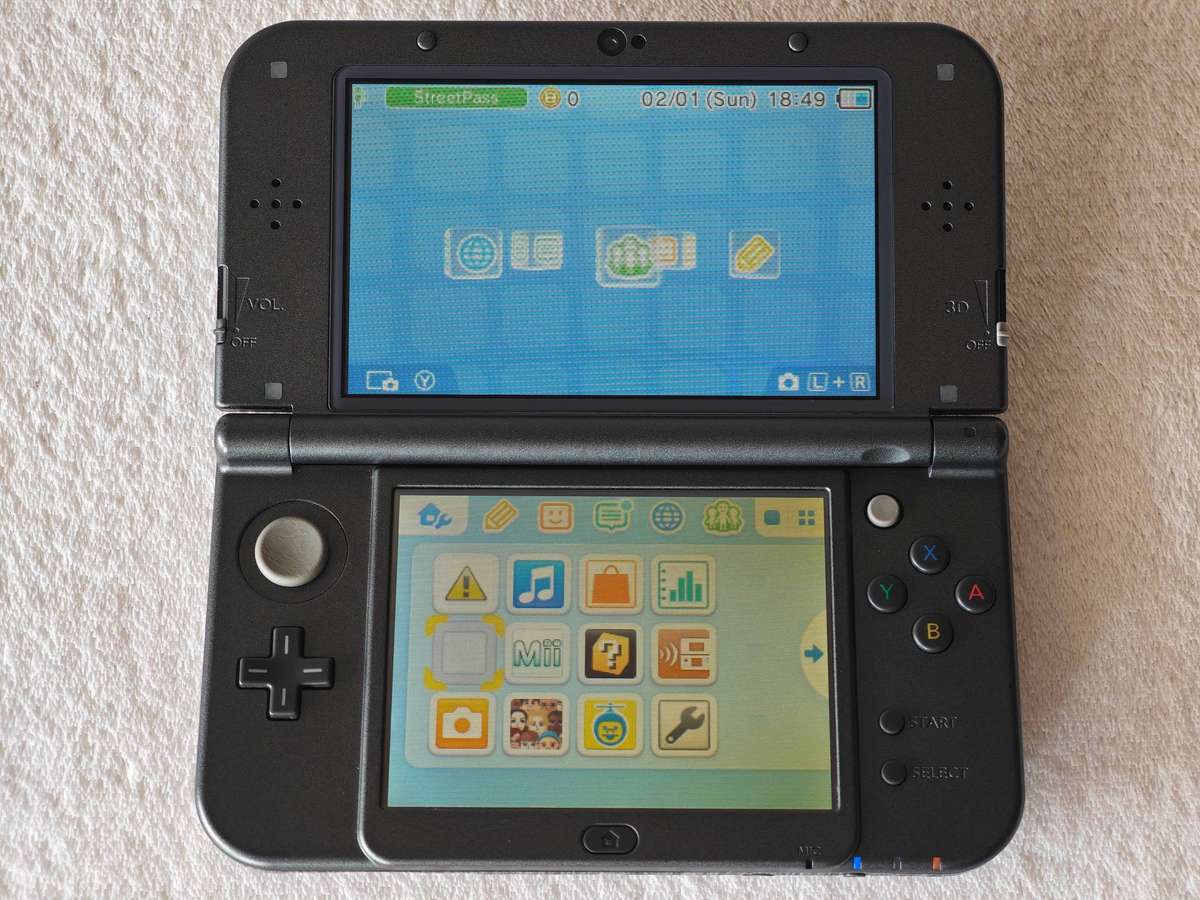 `New` Nintendo 3DS XL Console