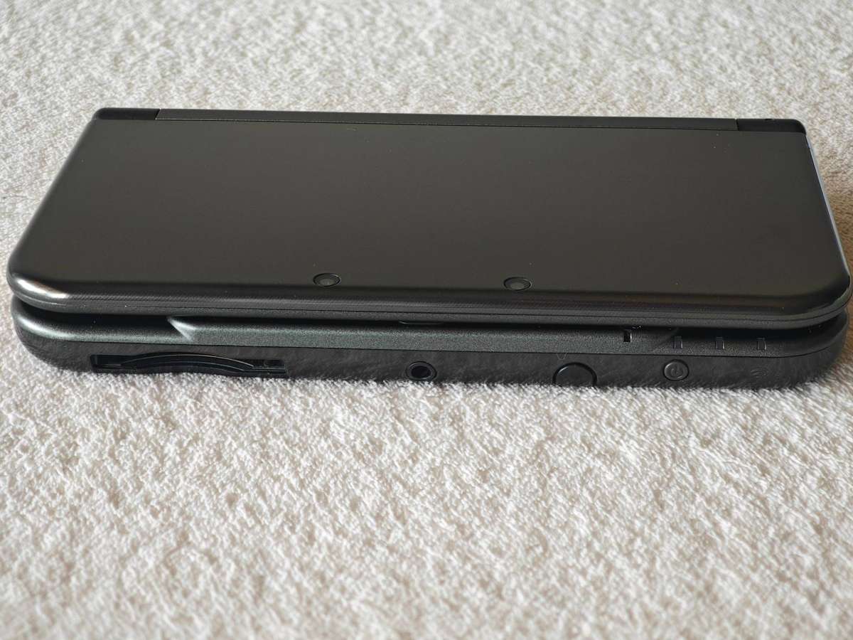 `New` Nintendo 3DS XL Console