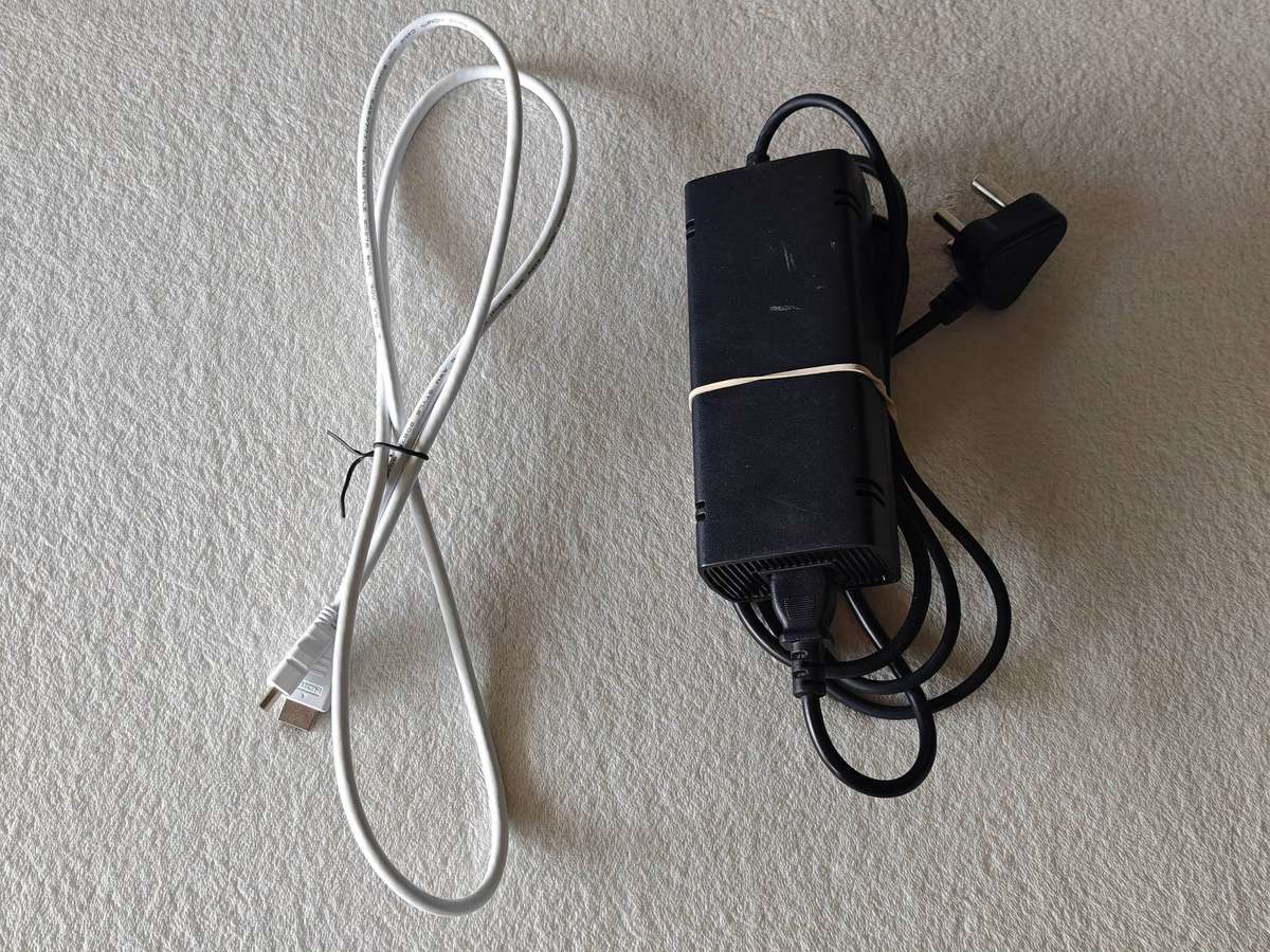 Xbox 360 Slim Console (500GB) + 10 Games
