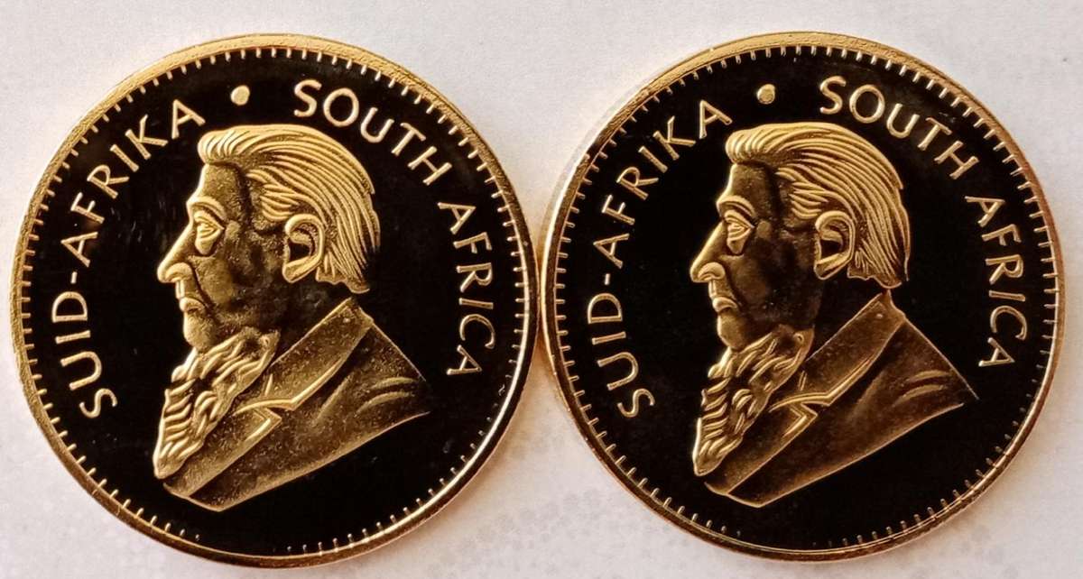 Lot of x3 Krugerrand 1oz replica coins in capsules (x2 gold & 1 silver)