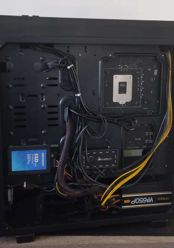 Awesome Gaming PC For Sale!(RX 5700XT, i5 9400F, 16GB RAM, 1TB SSD, Evetech Hero Case + 6 ARGB Fans)