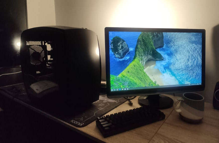 Media/Lite Gaming SFF PC For Sale! (RARE NZXT CASE! GTX 610 1GB, AMD Athlon 5150, 8GB RAM, 2X HDD's)