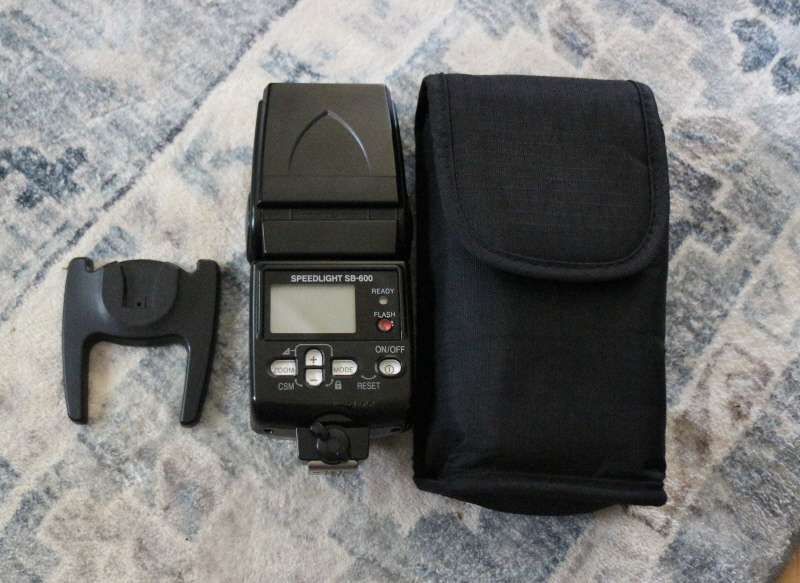 Nikon SB 600 Speedlite, top condition, mint, photos show exact item on sale.
