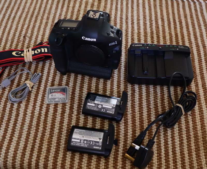 Canon 1D Mark IV, Body only, 2 batts + charger etc, mint condition, 10K shutter count