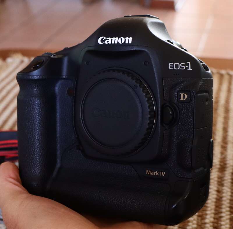 Canon 1D Mark IV, Body only, 2 batts + charger etc, mint condition, 10K shutter count