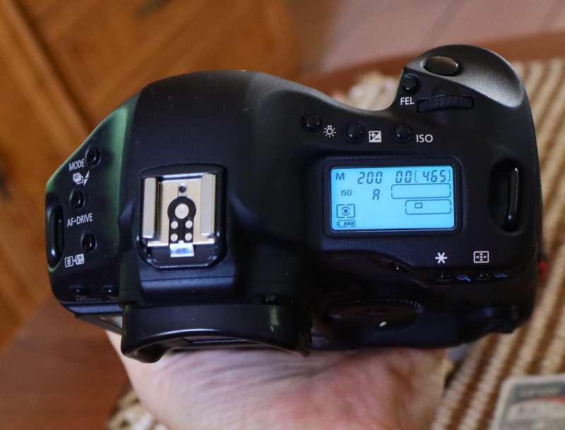 Canon 1D Mark IV, Body only, 2 batts + charger etc, mint condition, 10K shutter count