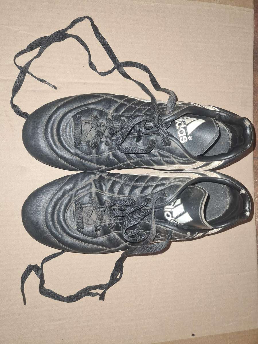 Adidas Terreno Mundo multi-surface soccer / rugby boots Size 8.5 (UK)