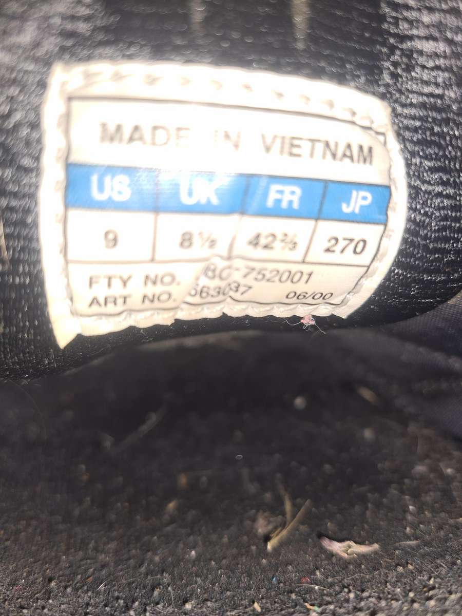 Adidas Terreno Mundo multi-surface soccer / rugby boots Size 8.5 (UK)