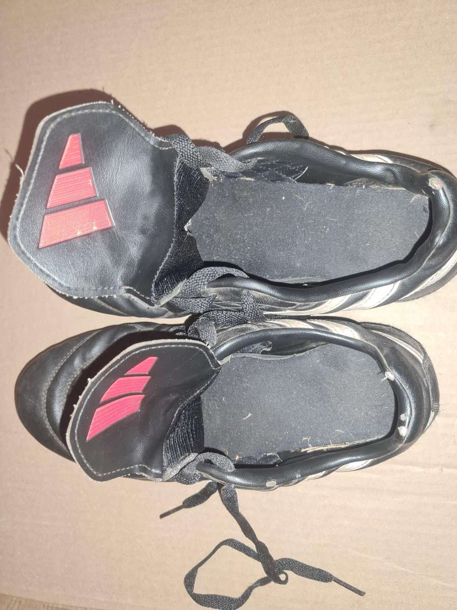 Adidas Terreno Mundo multi-surface soccer / rugby boots Size 8.5 (UK)