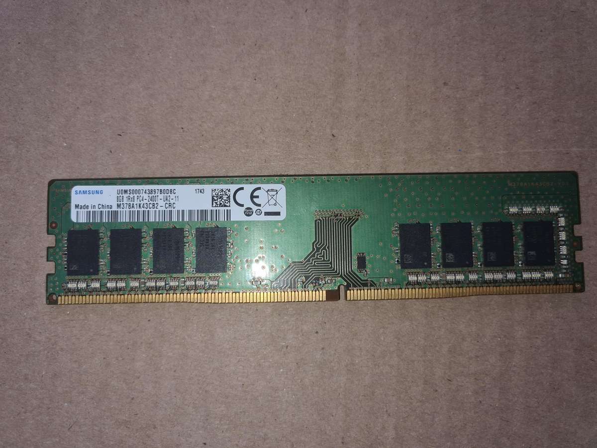 8 GB Samsung DDR4 2400 MHz Desktop Memory