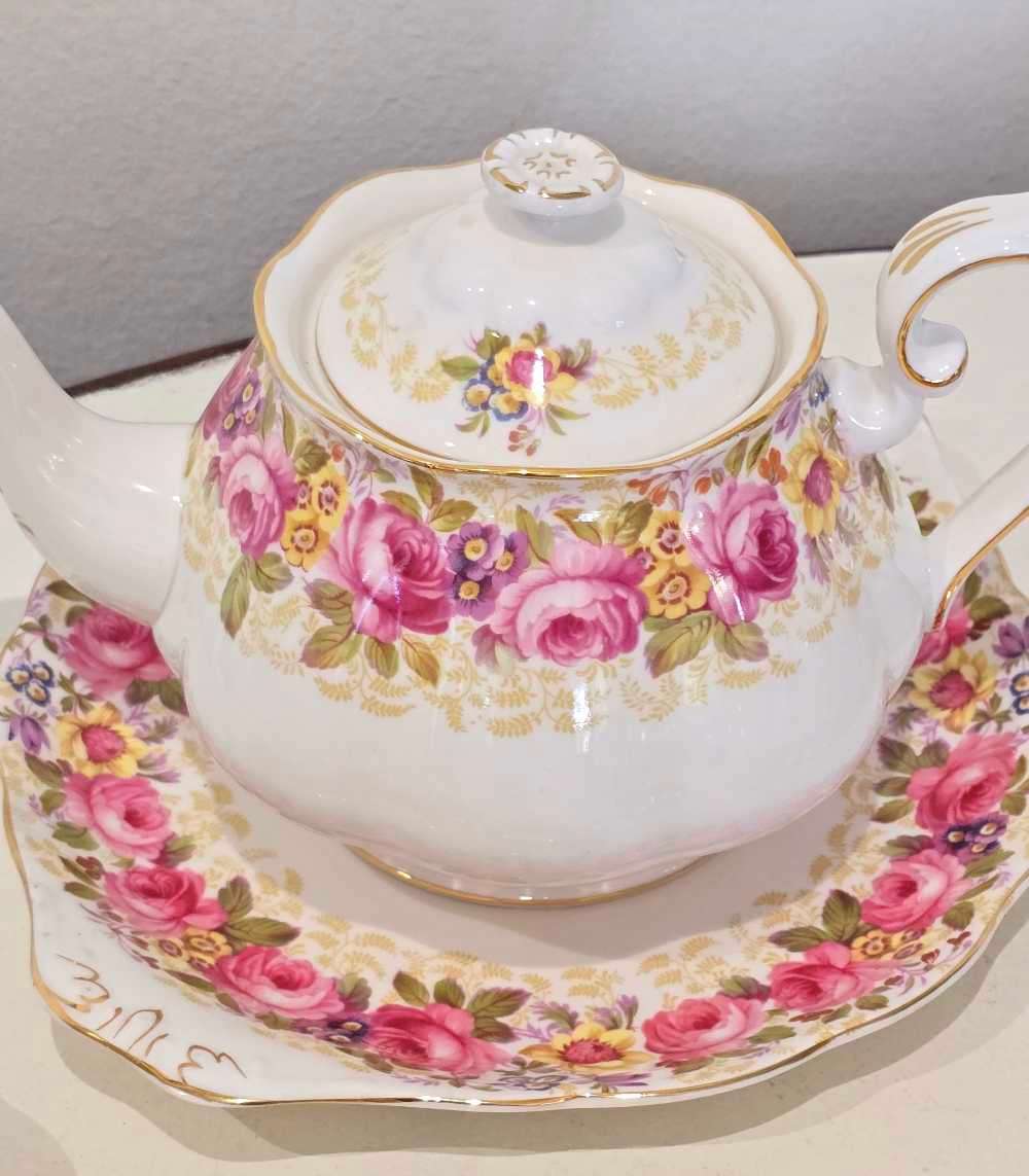 FULL Royal Albert Serena Tea Set WITH LARGE TEAPOT RARE