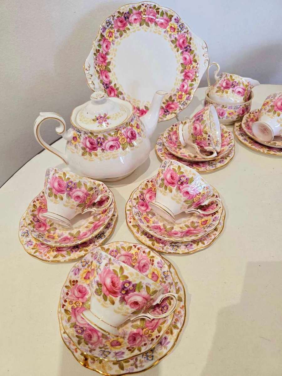 FULL Royal Albert Serena Tea Set WITH LARGE TEAPOT RARE