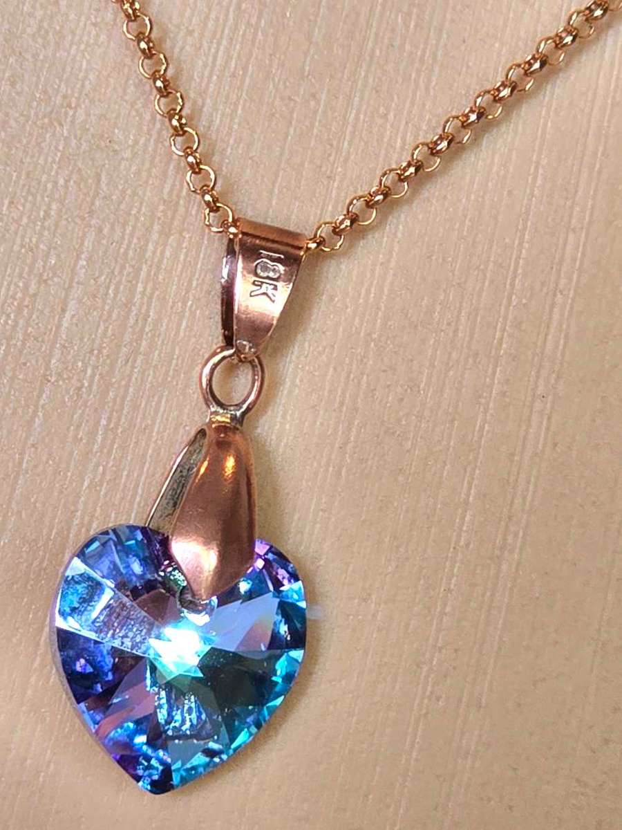 18 K gold bale including FREE CHAIN & FREE SWAROVSKI CRYSTAL HEART