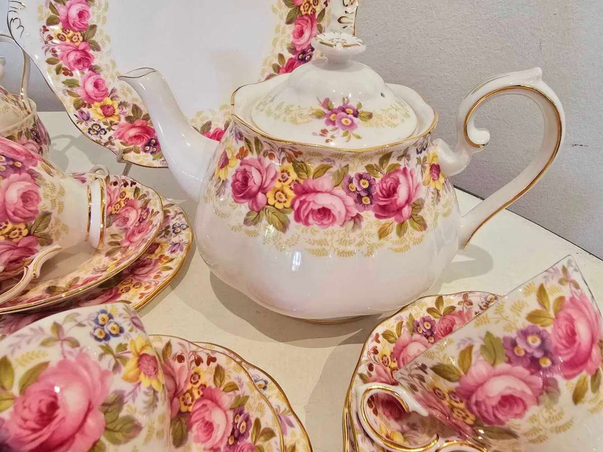 FULL Royal Albert Serena Tea Set WITH LARGE TEAPOT RARE