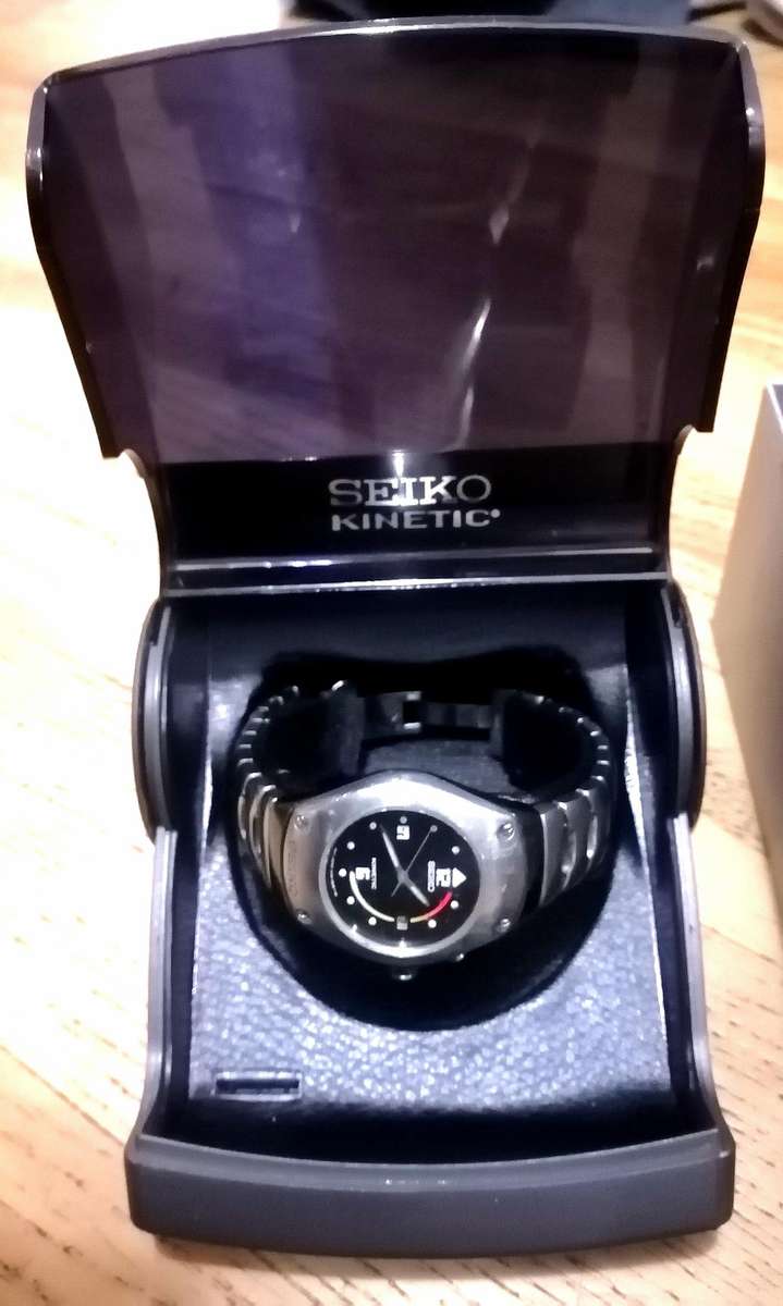 Seiko Kinetic ladies stainless steel watch