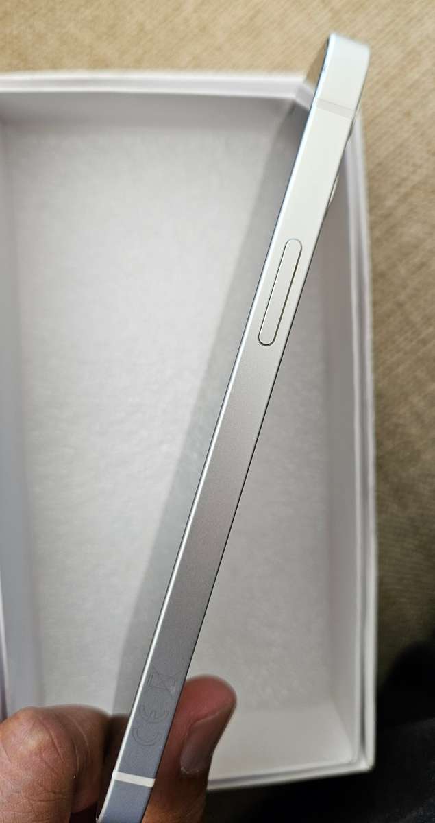 Apple iPhone 12 - 128GB